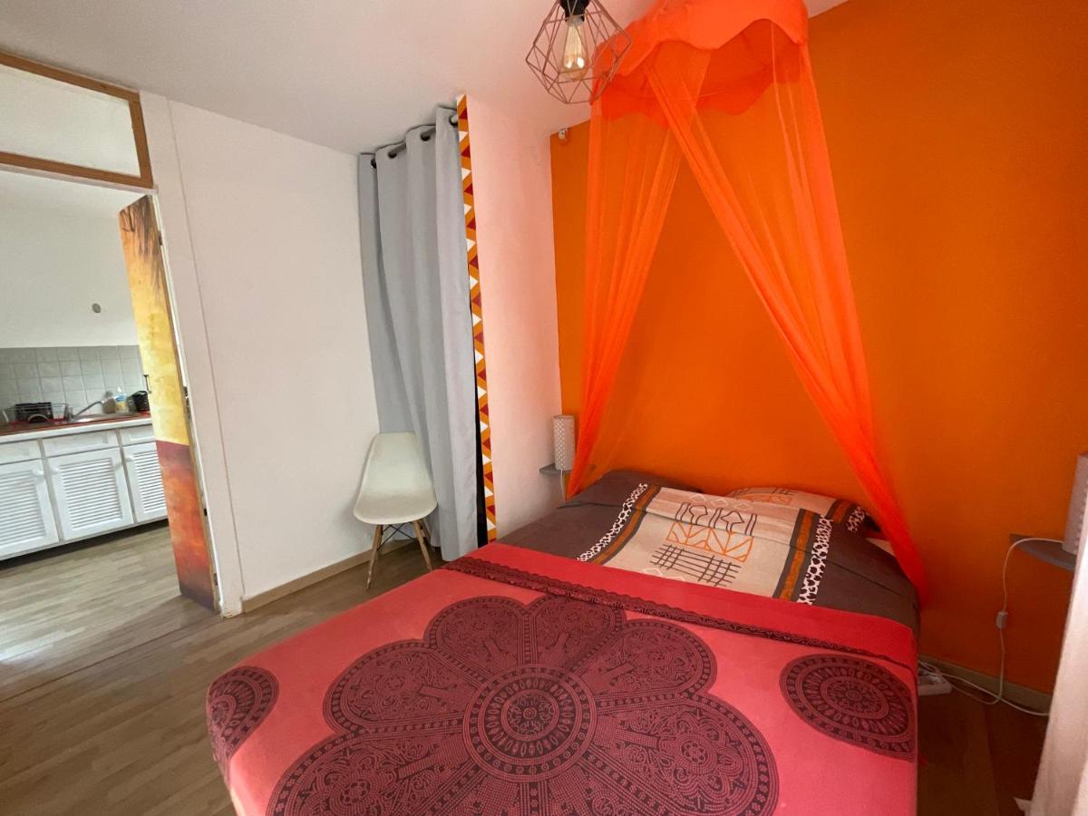 Villa Bungalows Les Vagues Abondes à Sainte-Anne  Extérieur photo