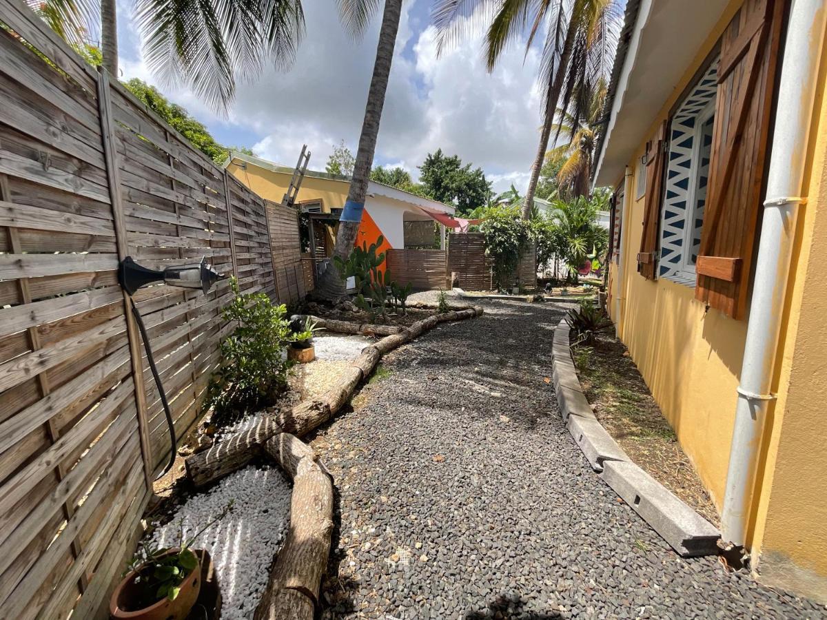 Villa Bungalows Les Vagues Abondes à Sainte-Anne  Extérieur photo